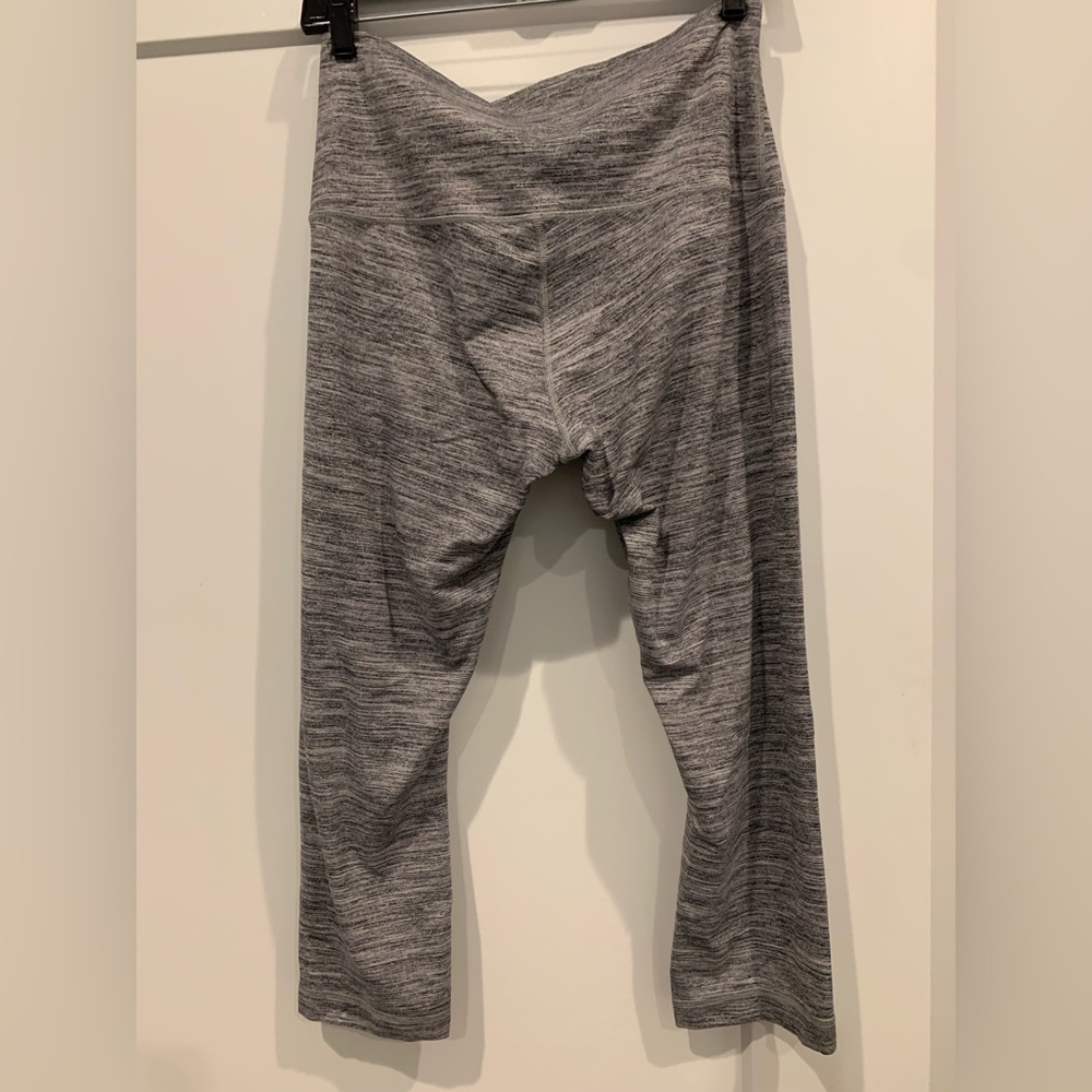 Lululemon Wunder Under Crop Size 10 Grey - image 4
